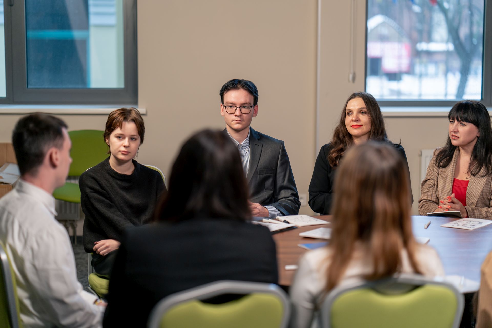 Było spotkanie, a wystarczył e-mail. Jak uciąć spotkaniomanię i wrócić do sprzedaży